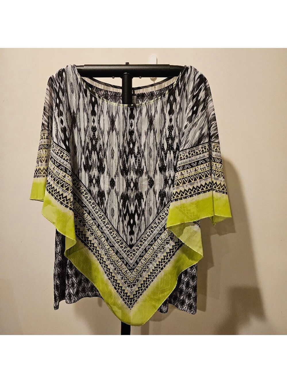 Women's Avenue Handkerchief Rhinestones Blouse Attached Tank 18/20, Black,Lime